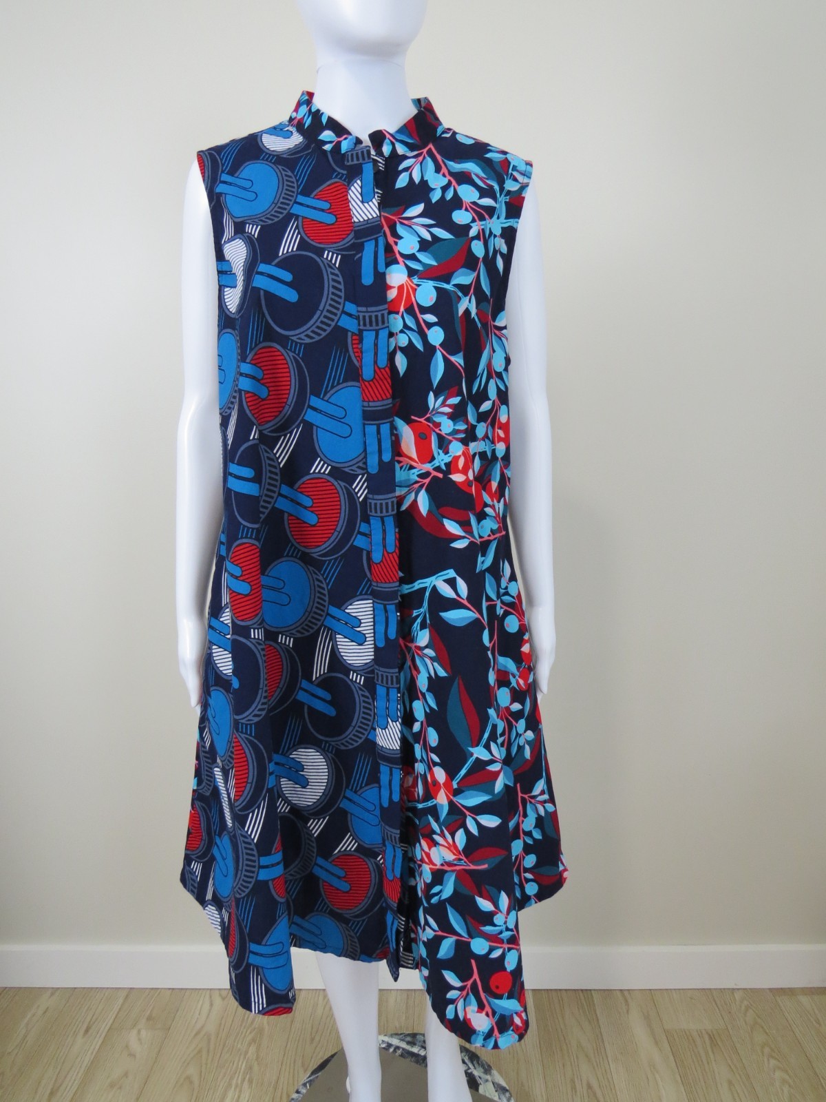 ZURI Kenya – Space Cadets Cotton Sleeveless Dress, Pockets SIZE Large, Blue Red
