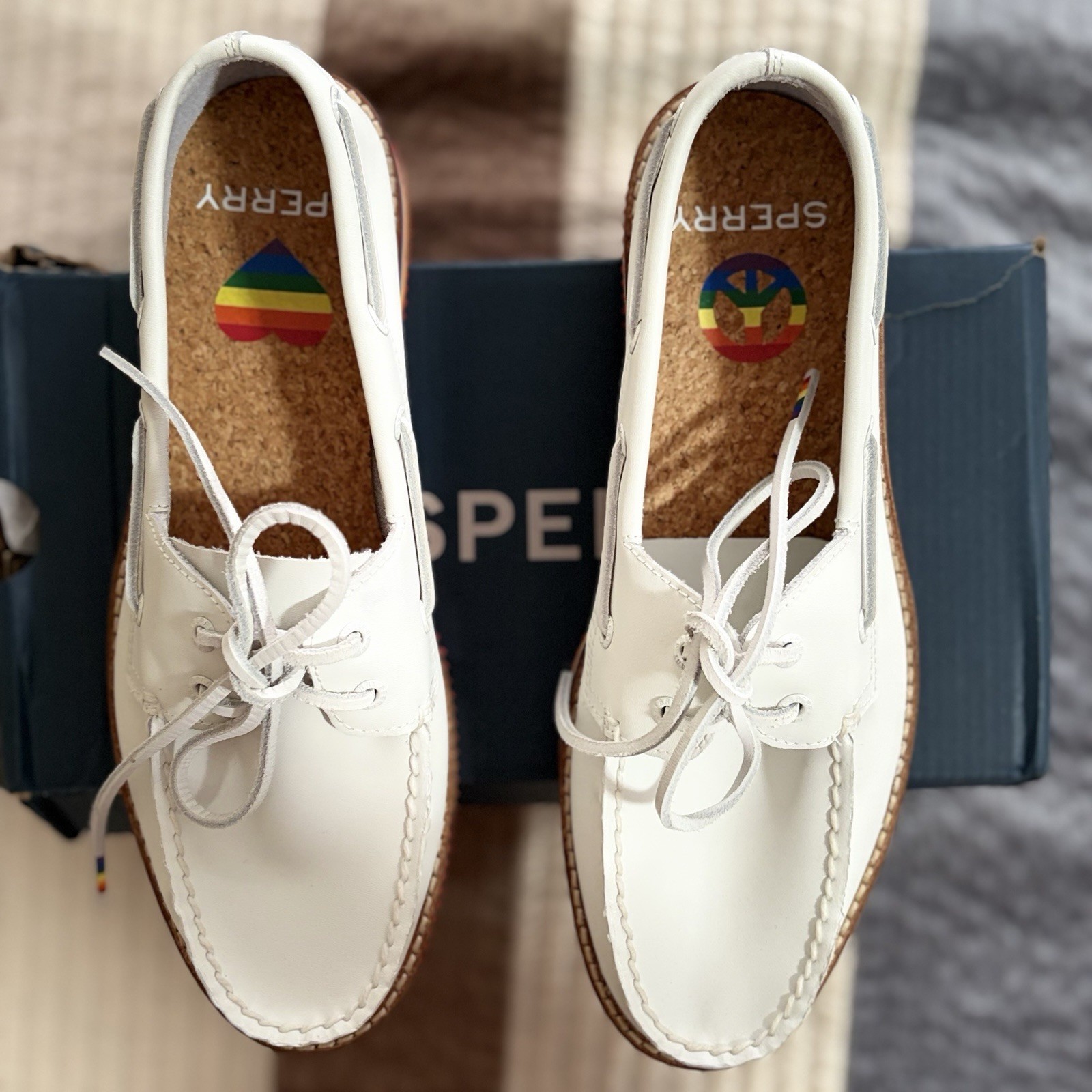 Sperry Women’s Leather Boat Shoes White Multicolor Lace Up Size 8 M New in Box