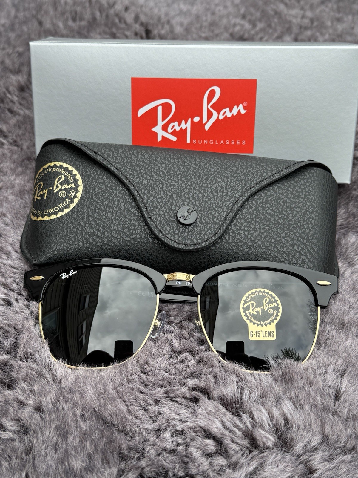 Ray-Ban Clubmaster Black/Gold / G-15 Green 55 mm Sunglasses RB3016 W0365 55-21