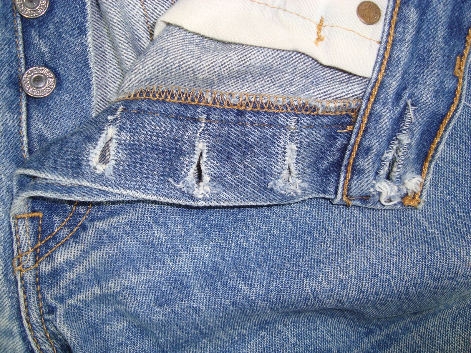 Vintage Levis 501XX Jeans Mens 31 x 38 (tagged) Shrink To Fit Y2K 2003 Blue Fade
