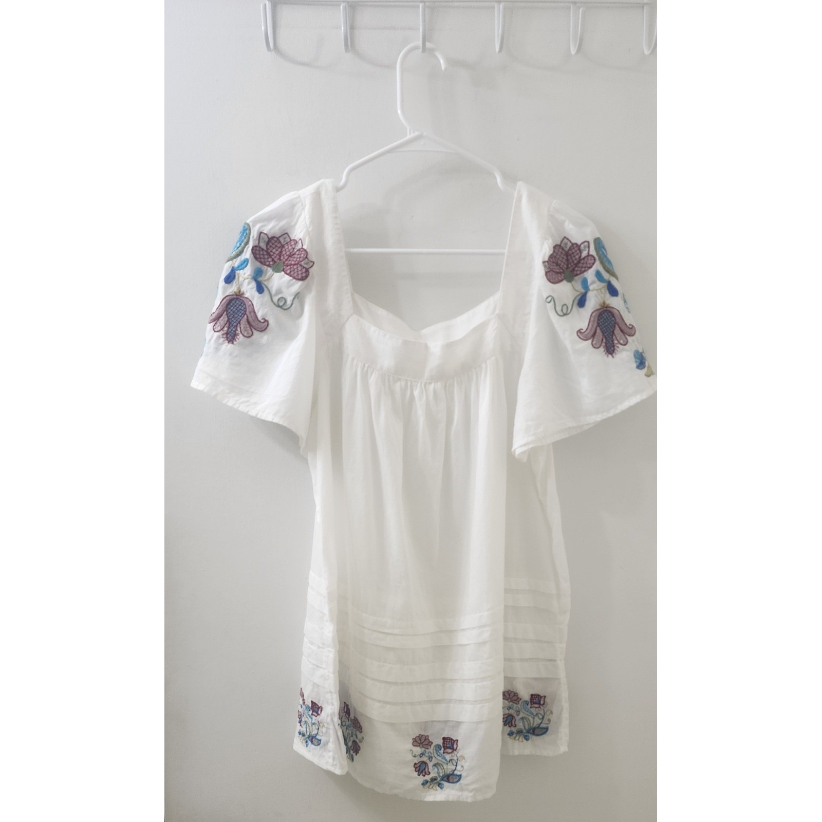 Anthropologie White Embroidered Floral Peasant Blouse Square Neck Cotton Top M