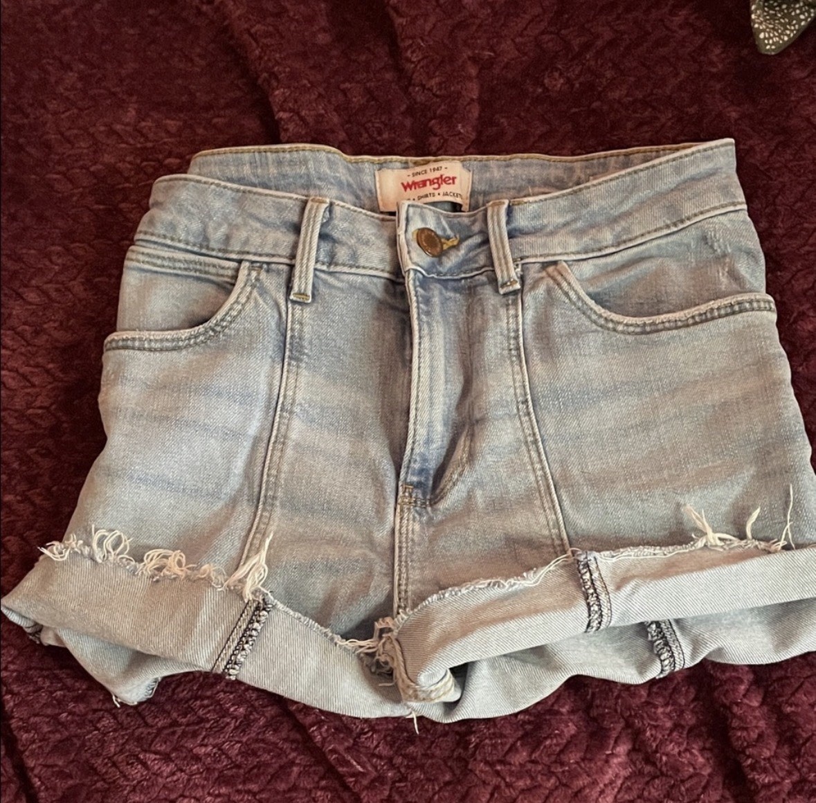 Wrangler Women’s Light Wash High Rise Cut Off Shorts Raw Hem Cuffed Size 1