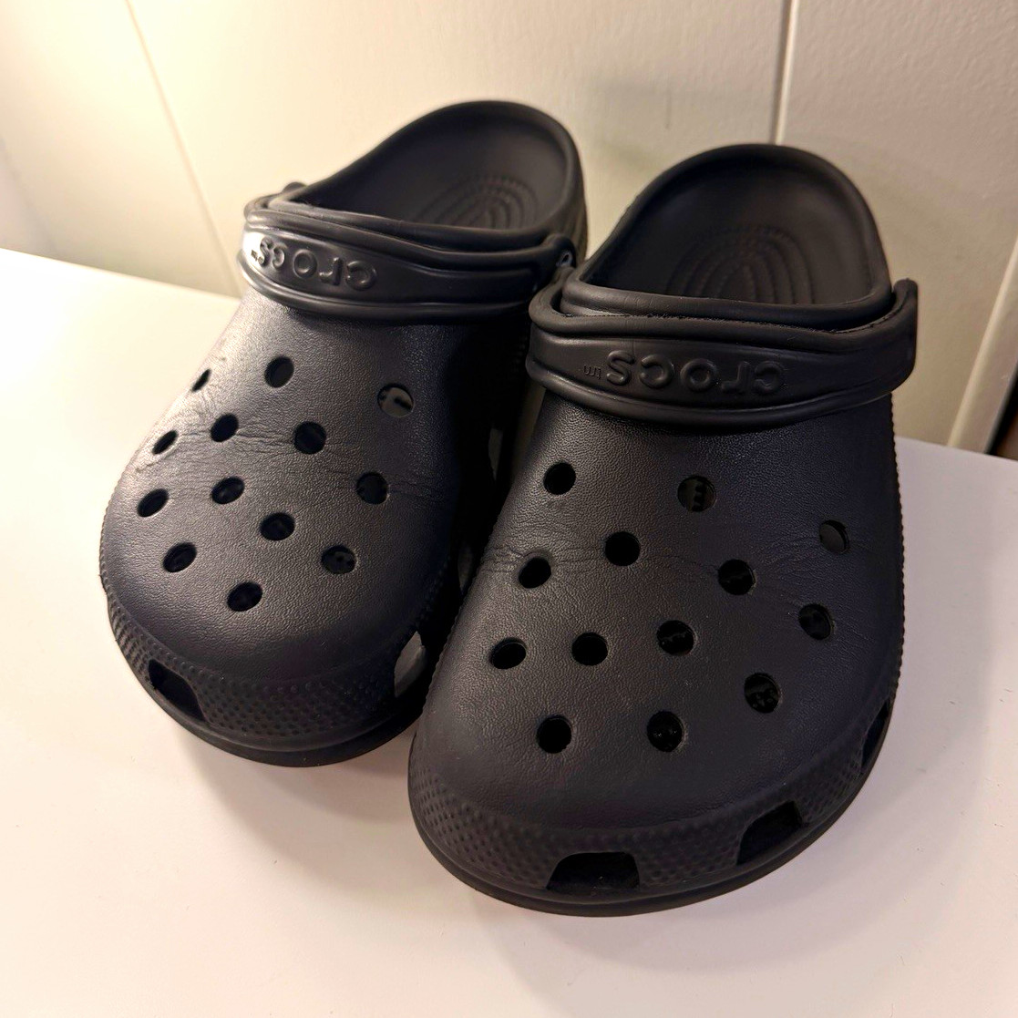 Crocs Classic Clog Women’s US 8 Black Slip-On Lightweight Casual Clog Sandals