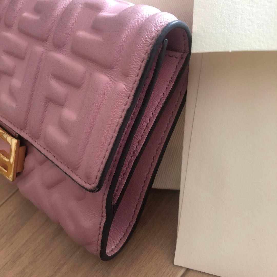FENDI Pink Leather Logo Bi fold Wallet in Excellent Condition