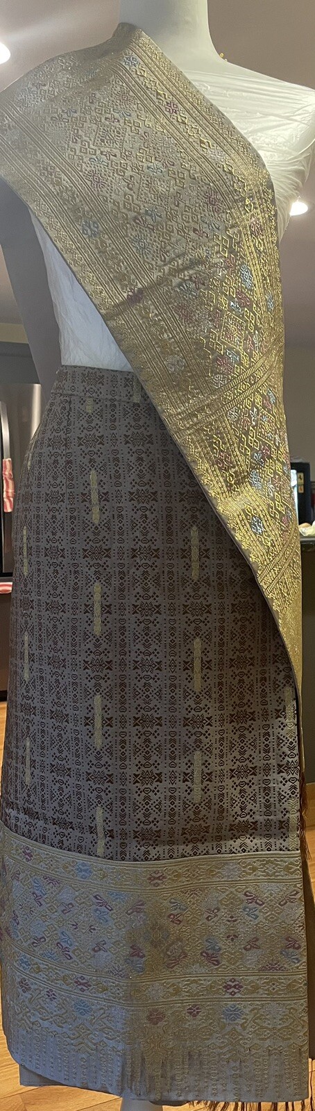 Lao Sinhໄຫມລາບ100% Silk, Waist30 Hip38 Length31. Ready To Wear. Cream Coffee