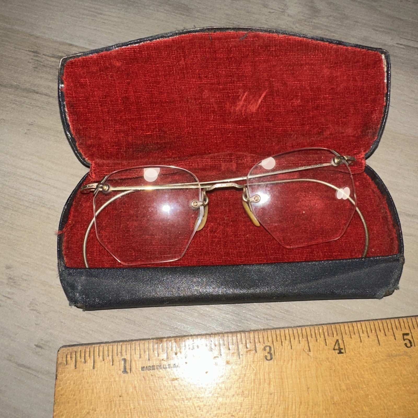 Vintage 1/10 12K Gold Filled Delicate Eyeglasses, 1930s/1940s & Case Wire Rim