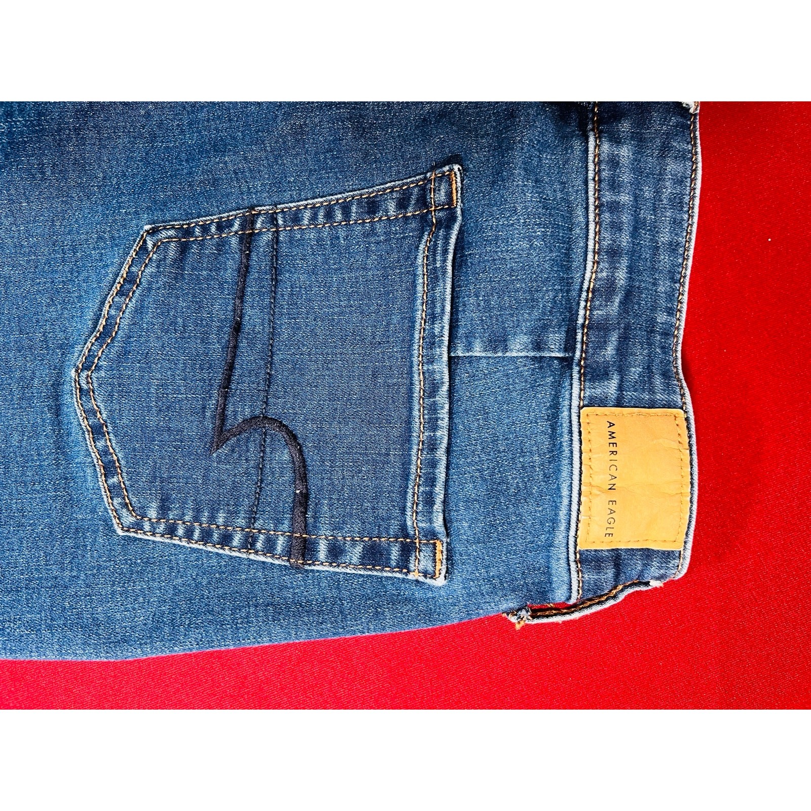 American Eagle Midi Super Stretch Denim Jorts Distressed Panel women size 8-good