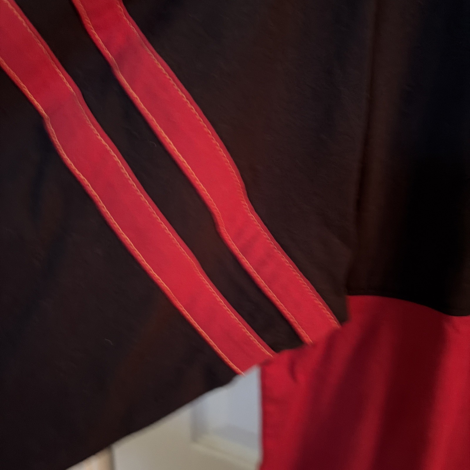 NEW Harry Potter Gryffindor Long Sleeve Spirit Jersey Universal Studios Size Med