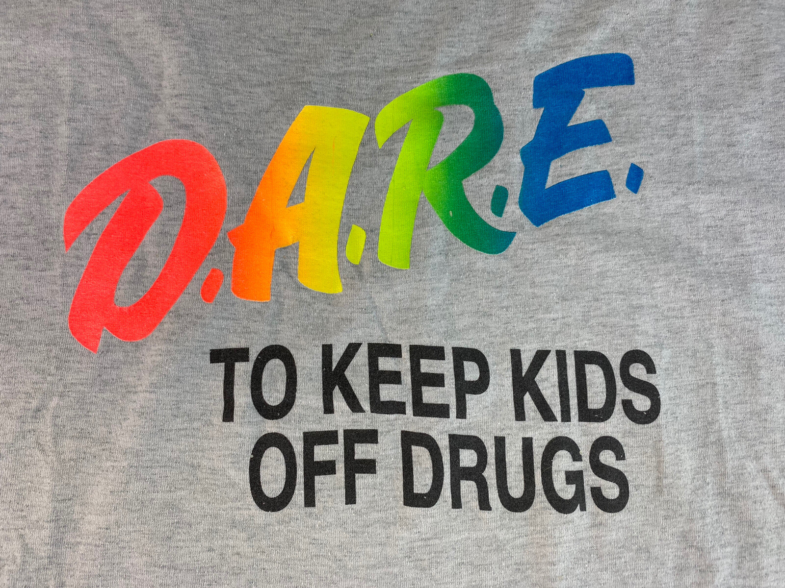 D.A.R.E TO KEEP KIDS OFF DRUGS NEON RAINBOW Gray COTTON T-SHIRT Sz L Large