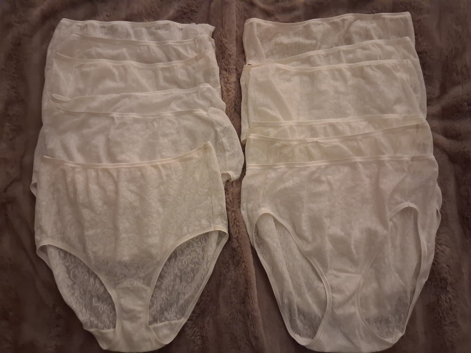 3-Pairs of Vanity Fair All Over Lace Hi-Cut Panties US Size 9 /EU 48 (Ivory)