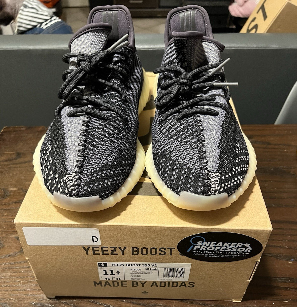 adidas Yeezy Boost 350 V2 Carbon Size 11.5 FZ5000 Excellent Condition W/ OG Box