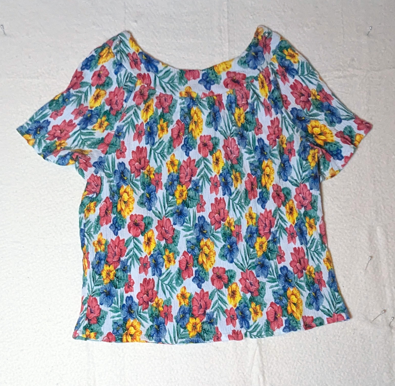 Sara Morgan size L rayon crepe boho flowered blouse, white/red/green/blue