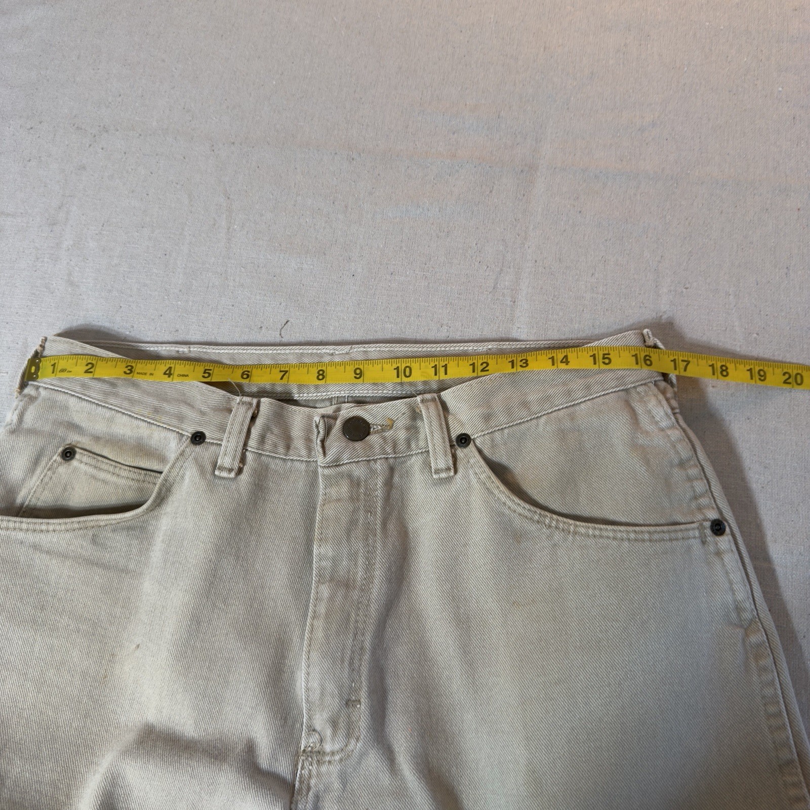 Wrangler Authentic Jeans Men’s Regular Fit Straight Leg Beige Denim Light Wash