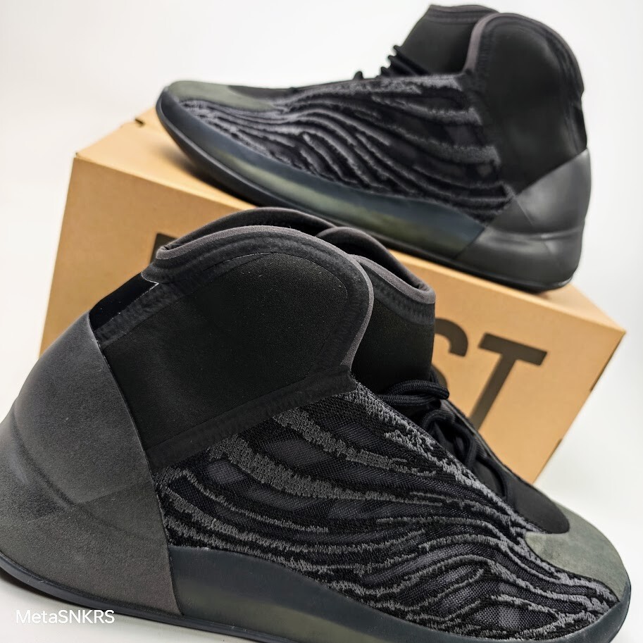 Adidas US 13.5 Men’s Onyx Black Grey Boost Lifestyle Rare Yeezy QNTM GX1317 NIB