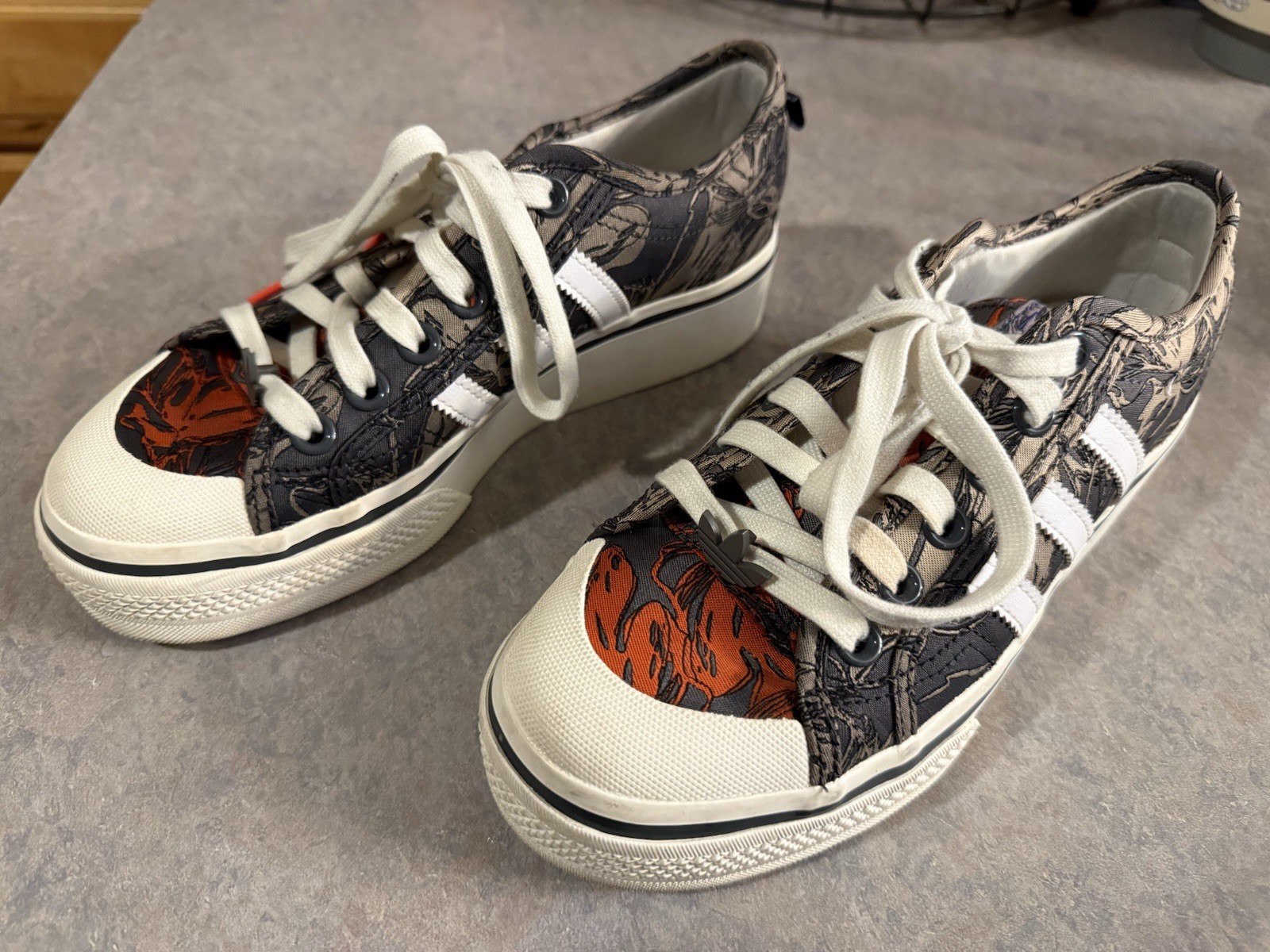 Adidas Nizza Platform Women’s Size 7 Victorian Floral Print Gray Orange HQ6240