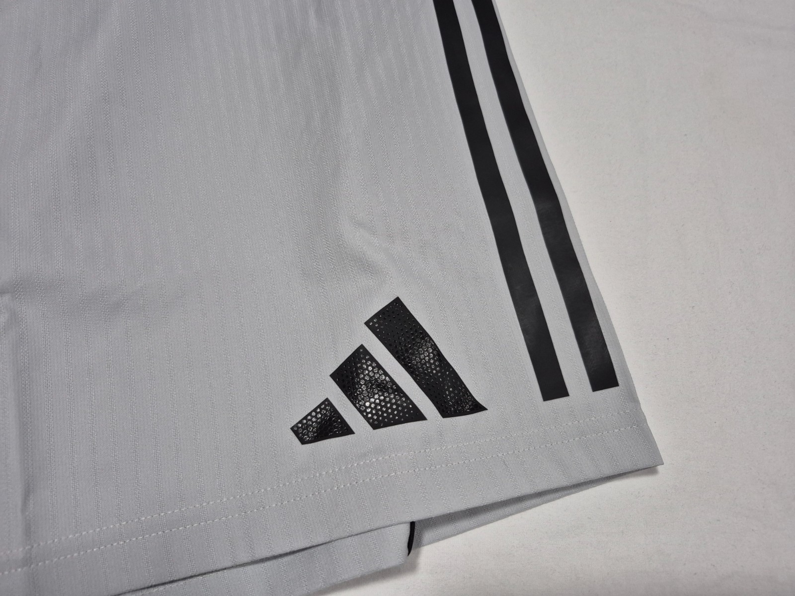 Adidas Men’s Futbol Soccer Tiro 25 CM Shorts JG1059 Light Gray Competition Match