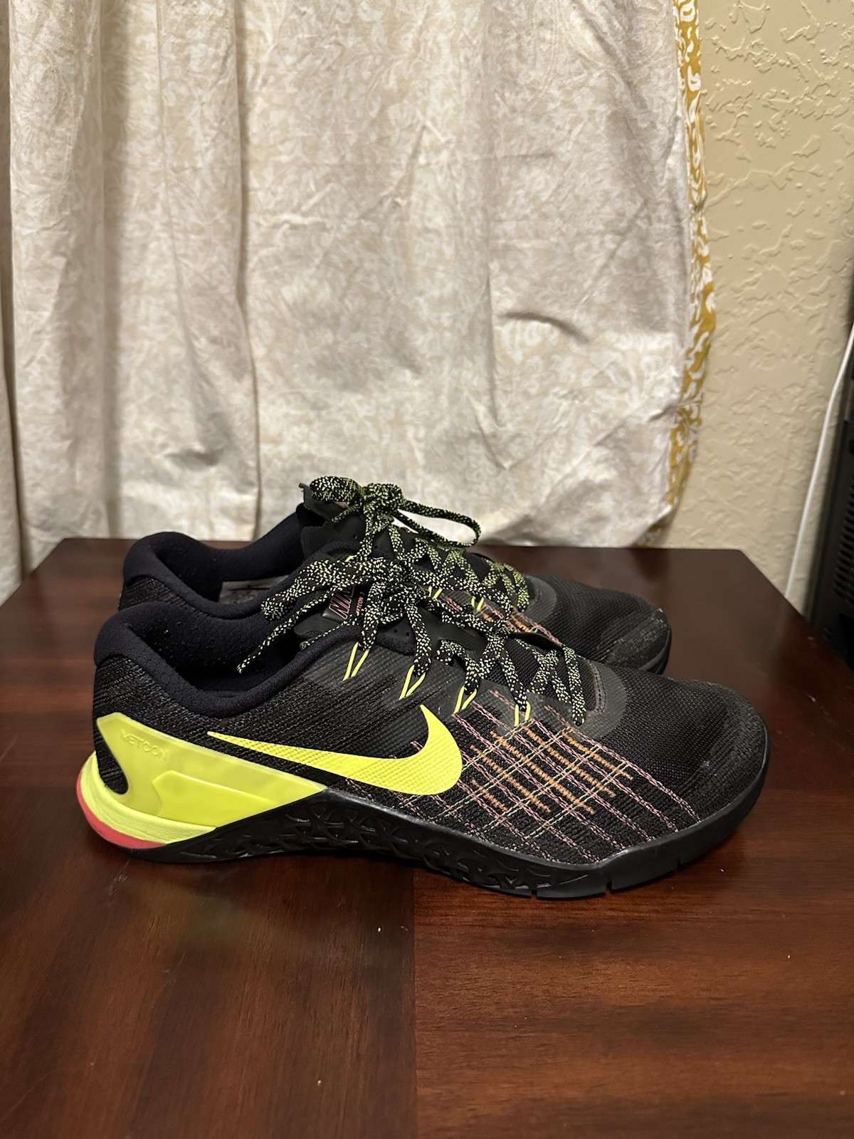 Nike Metcon 2 Black Volt Hyper Crimson Black Neon Green Shoes Sz 11 Men’s 852928