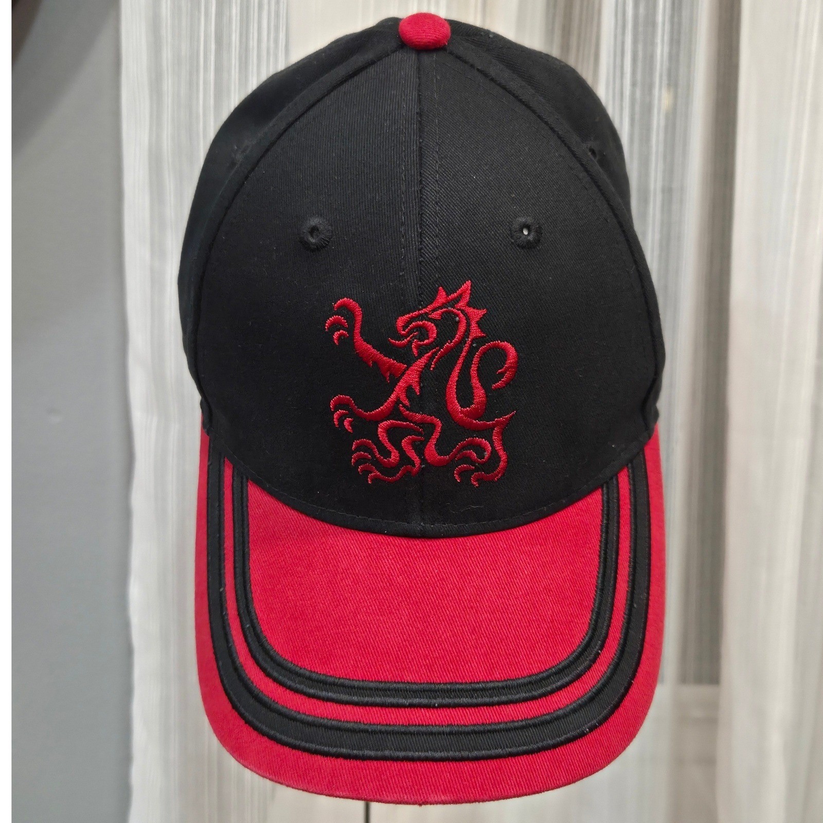 Harry Potter Gryffindor Cap Black Red Lion Crest Hook and Loop Adjustable Hat