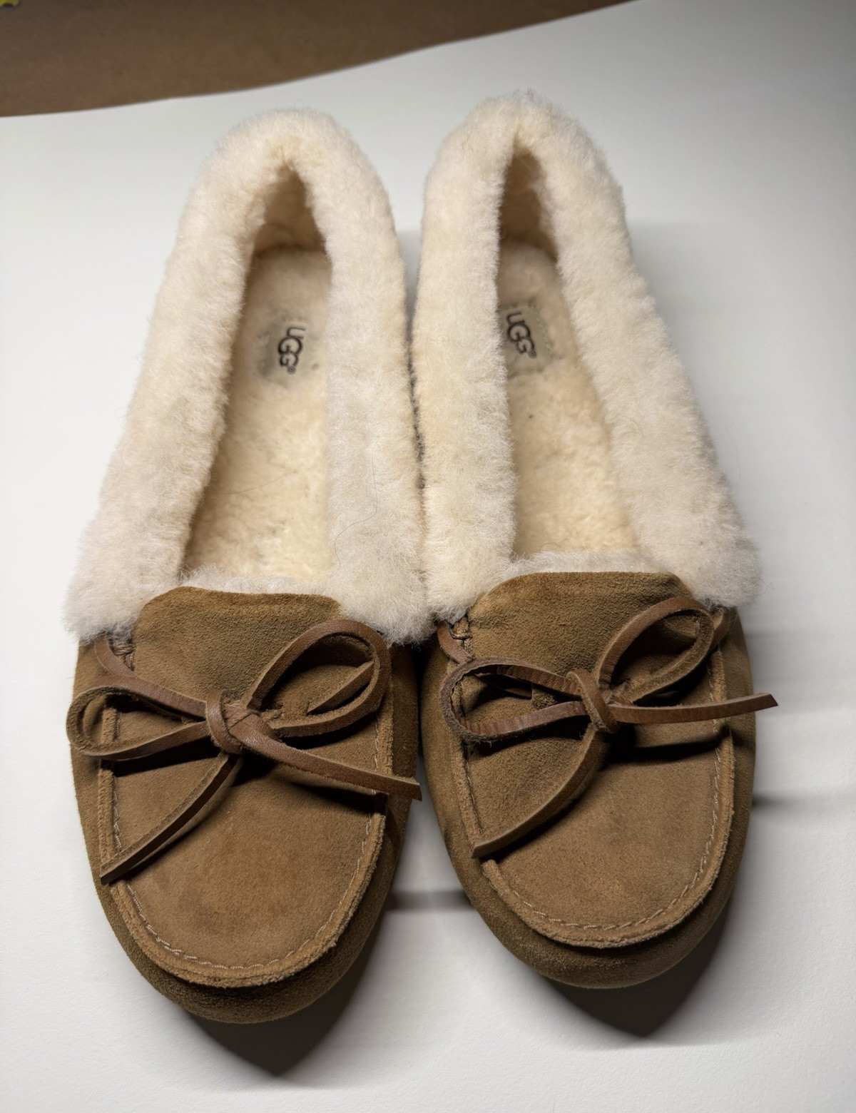 UGG Solana Women’s Brown Suede Shearling-Lined Moccasin Slipper US 8