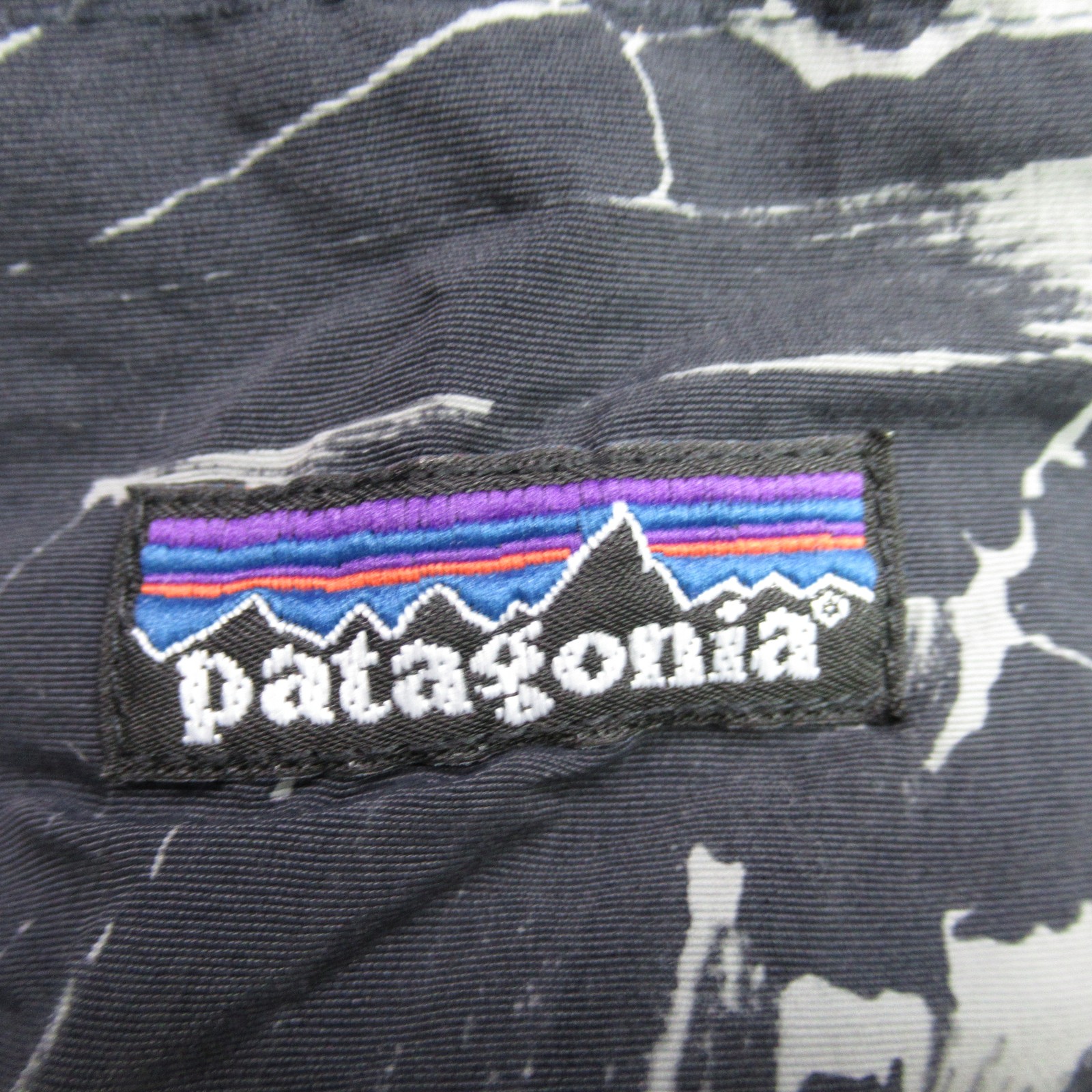 Patagonia Men’s S108-06 Drawstring Swim Trunks Shorts Gray Black Abstract