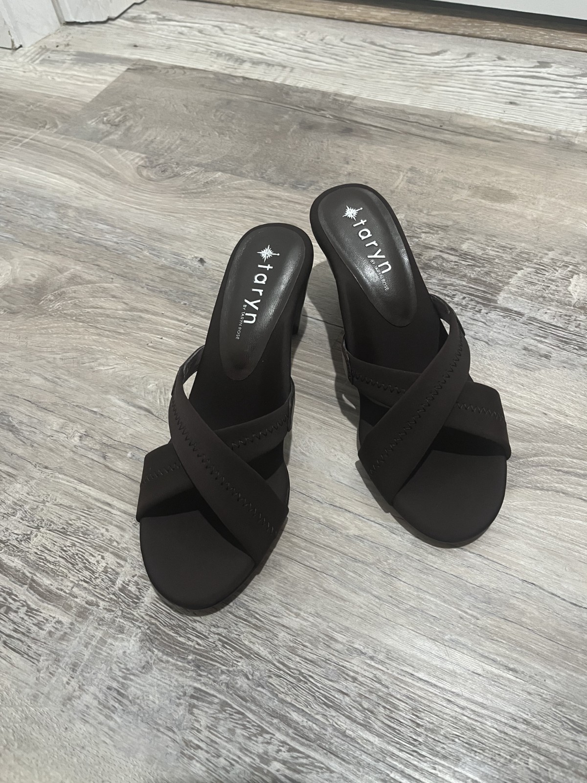New Taryn Rose Women’s sandals size 7 with 2.5 inch wooden heels