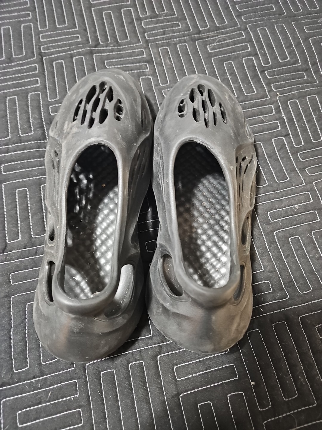Adidas Yeezy Foam RNR “Onyx” slip-on sneakers Black Size 7