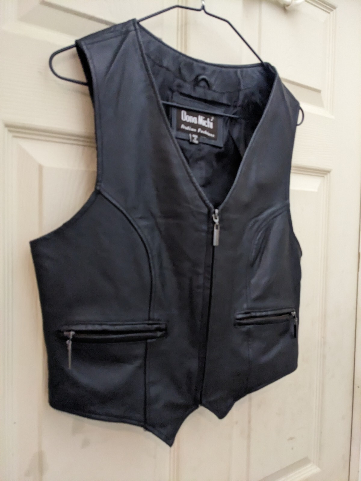 NWOT Dona Michi Womans Black Leather Motorcycle Fashion Vest MED Exc. Cond NEW!