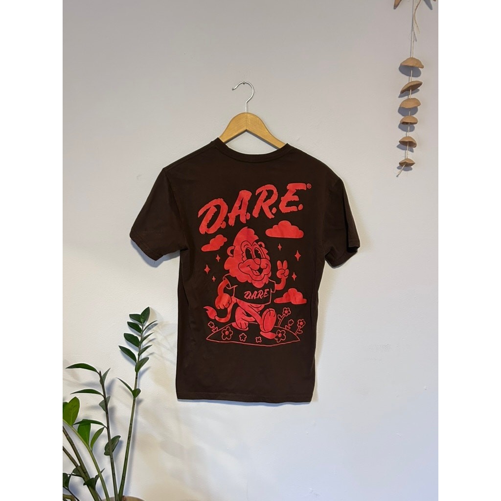 Brown and Red D,A,R.E, Keeping Kids Off Drugs T-Shirt | Graphic Tee – (Unisex M)