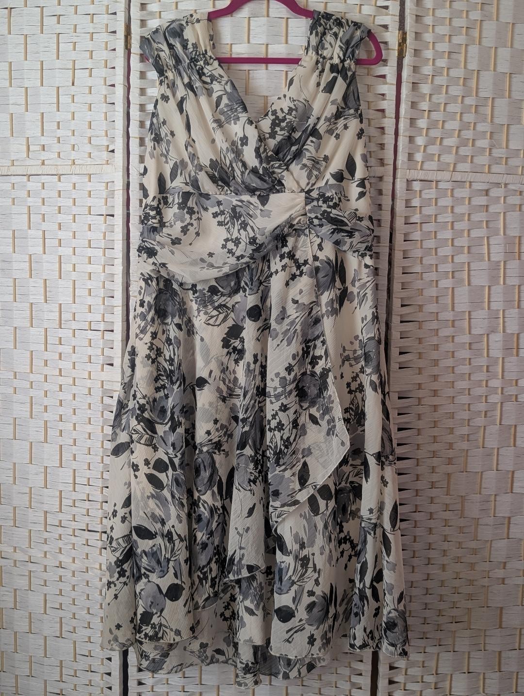 AGB Woman Floral dress, size 22W