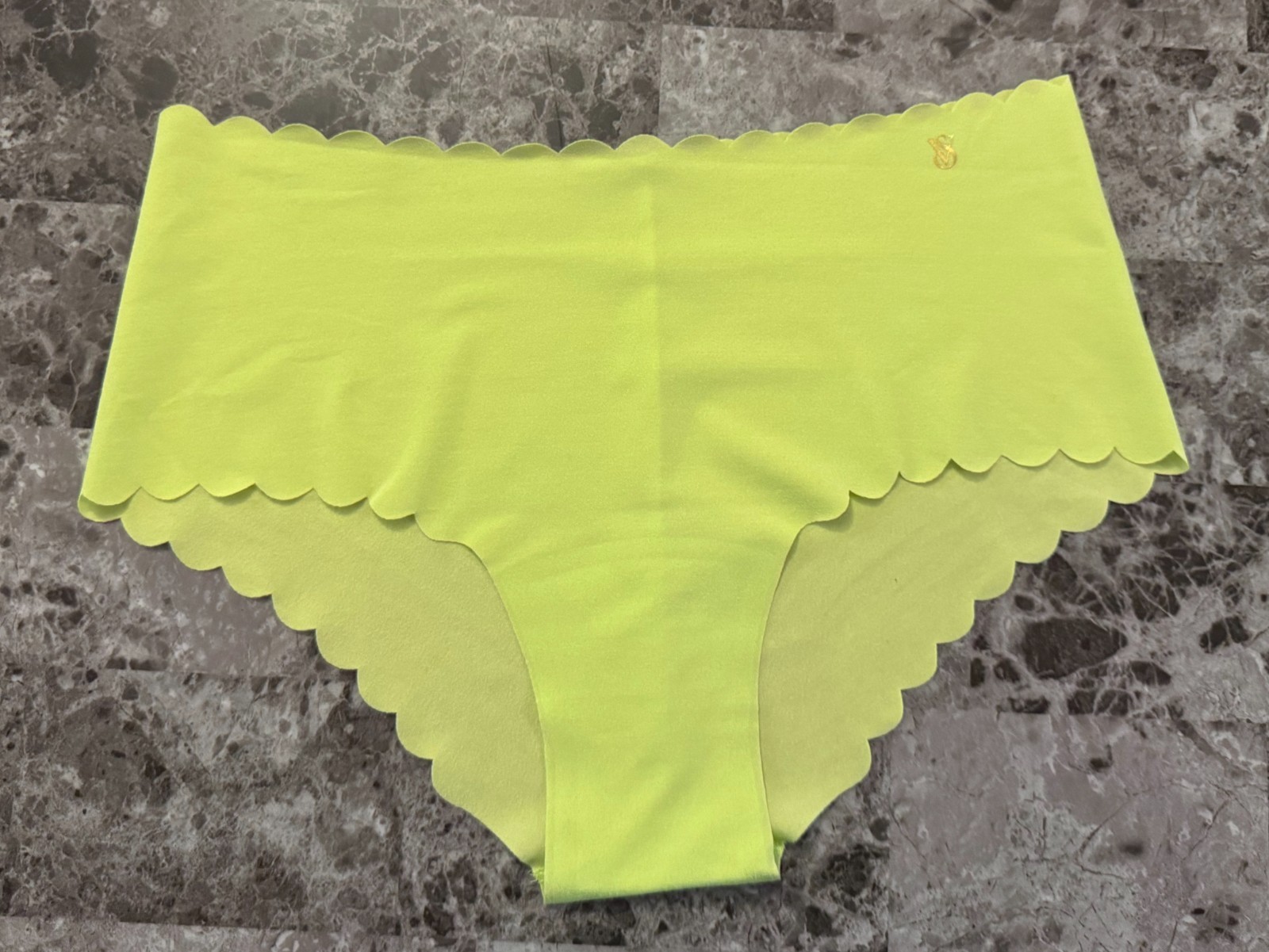 NWOT VICTORIA’S SECRET CITRON GOLD LOGO SCALLOP RAW EDGE NO SHOW CHEEKY PANTIES