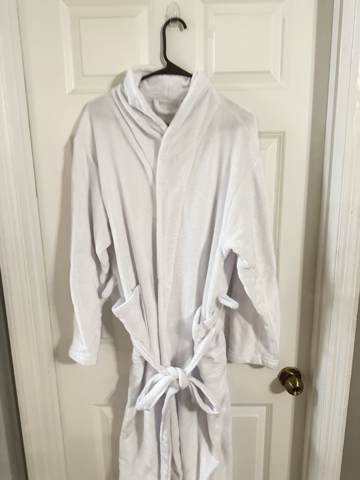 Pavilia Plush Bathrobe L/XL – Soft Fleece Robe with Belt White Unisex