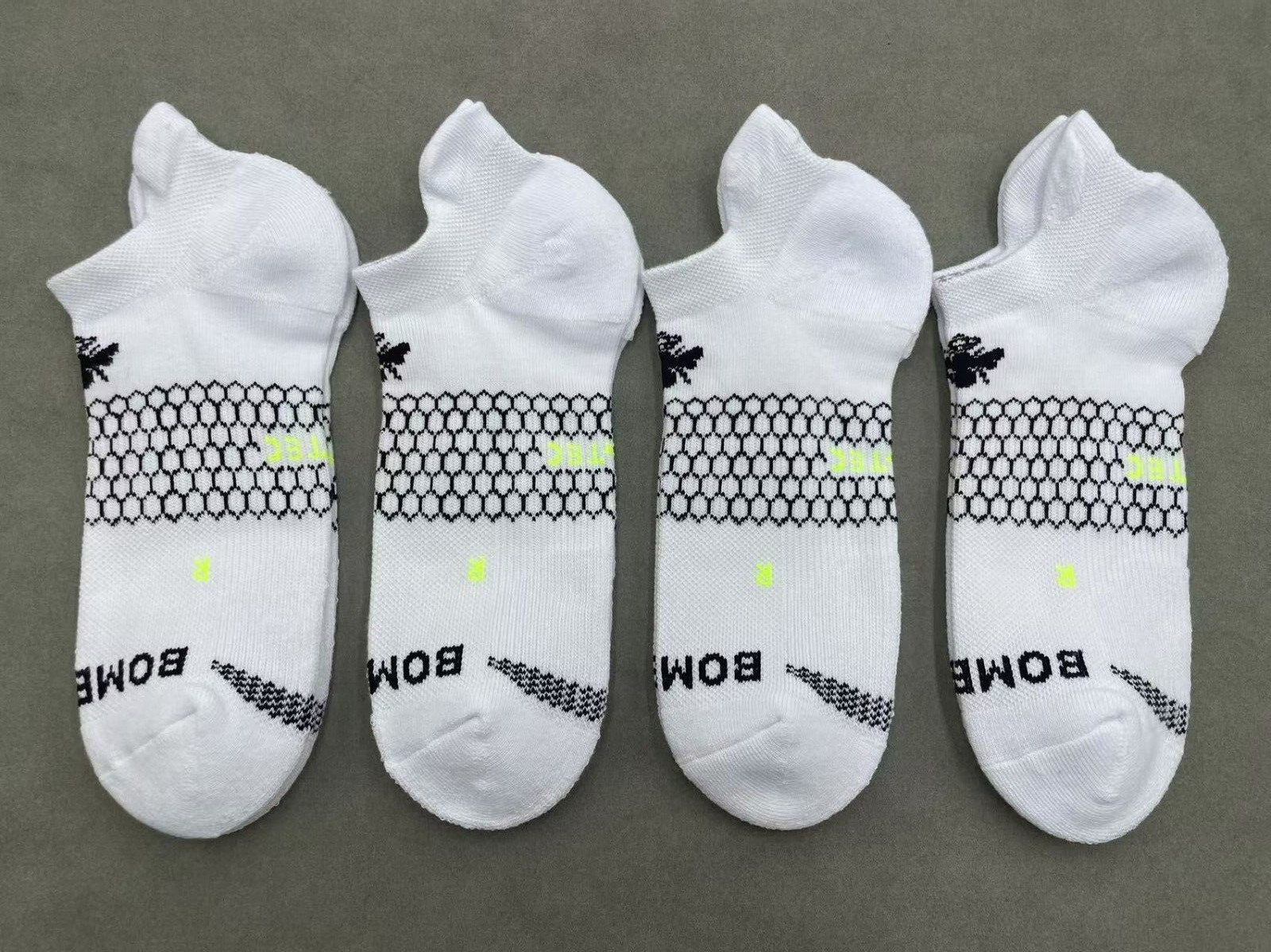 4 pairs Bombas Men’s All-Purpose Ankle socks – Size Large 9-13 white