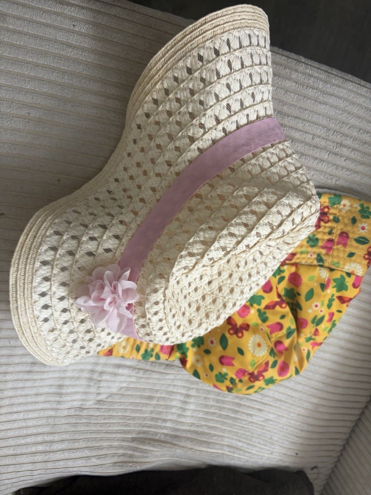 Girls Beige Straw Sun Hat Pink Ribbon & Flower Accents One Size Lightweight