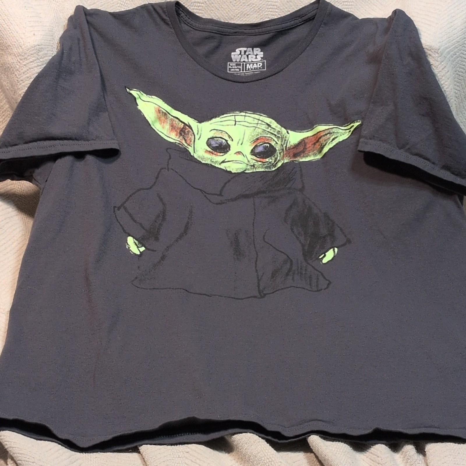 Mad Engine Star Wars The Child Men’s XL Black Graphic Logo Crew Neck T-Shirt