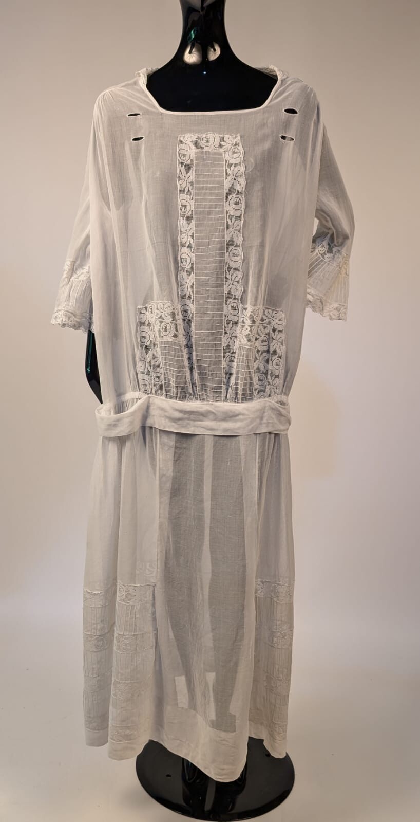 LG SIZE FLAPPER 1920’S MUSLIN + LACE LONG DRESS W TAILS