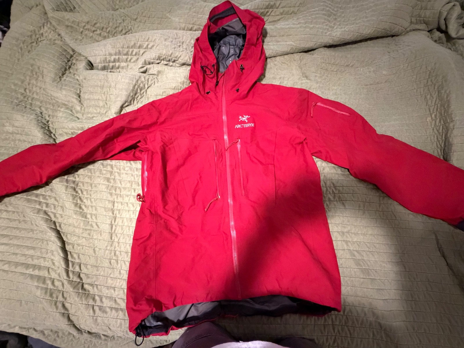 arcteryx Alpha SV jacket XL Red
