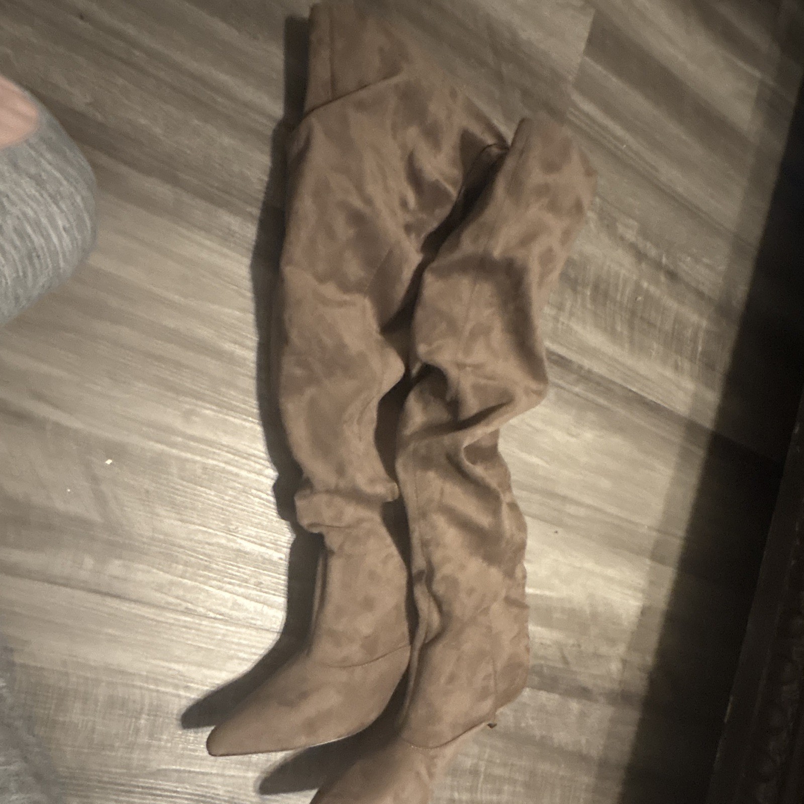 SODA Women’s Over-the-Knee Brown Faux Suede Pointed Toe Zip Stretch Boots 8.5
