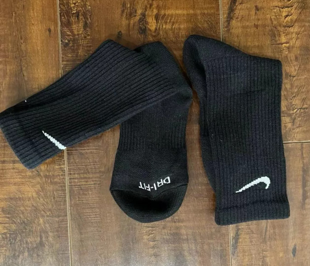 Nike Every Day Dri Fit Plus Cushioned Training Crew Socks – One Pair Only