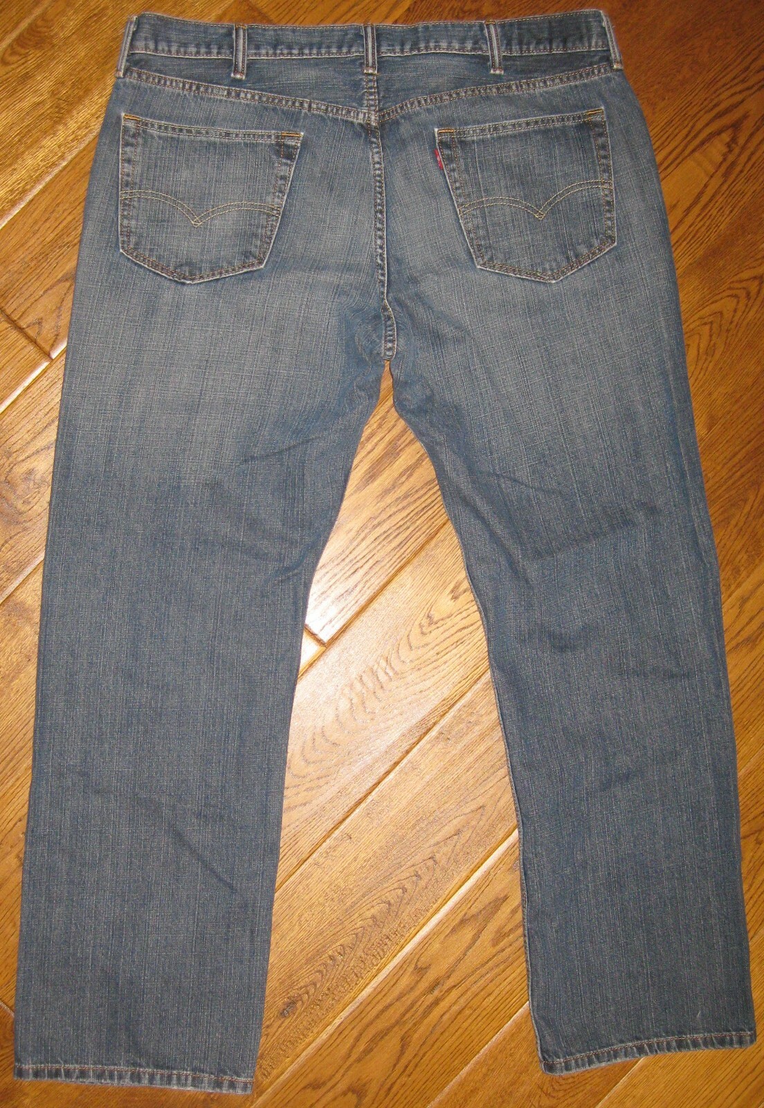 LEVI’S Mens Denim Jeans 38 x 31 Zip Fly Medium to Dark Wash Cotton