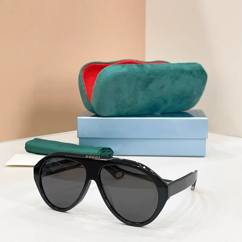 NEW Gucci GG0479S 60-13-150 Classic Unisex Black Frame Sunglasses