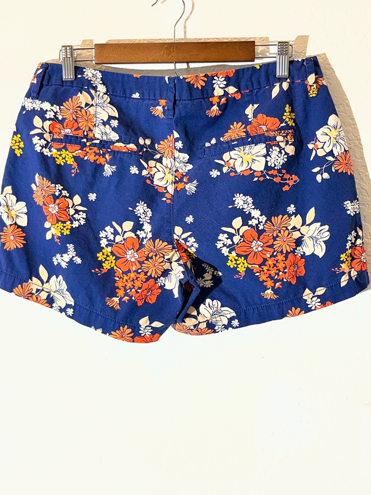 womens shorts old navy chino size 10 coral, peach, yellow, white flowers