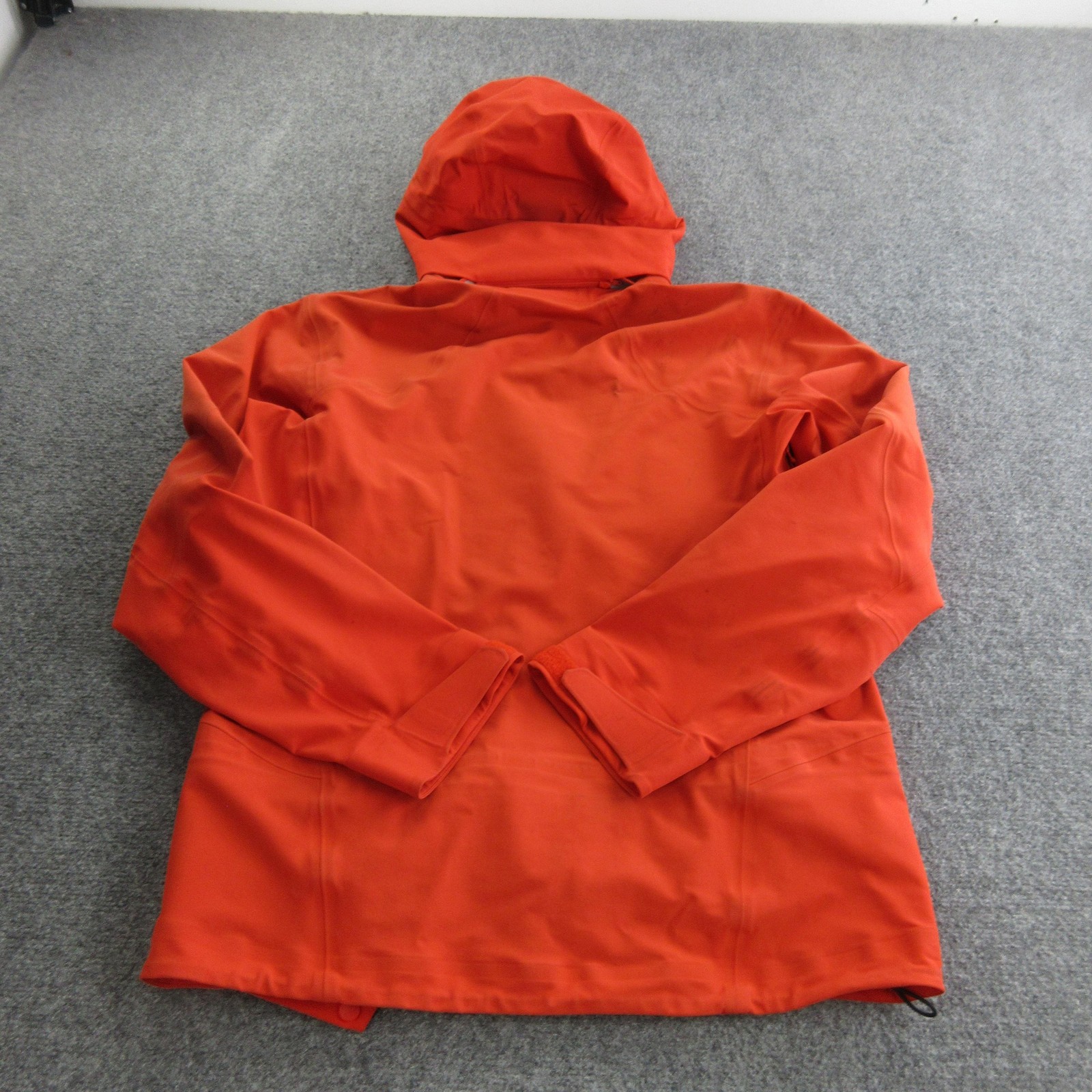 Arc’teryx Jacket Mens Medium Orange Hooded Full Zip Softshell Ski Outdoor
